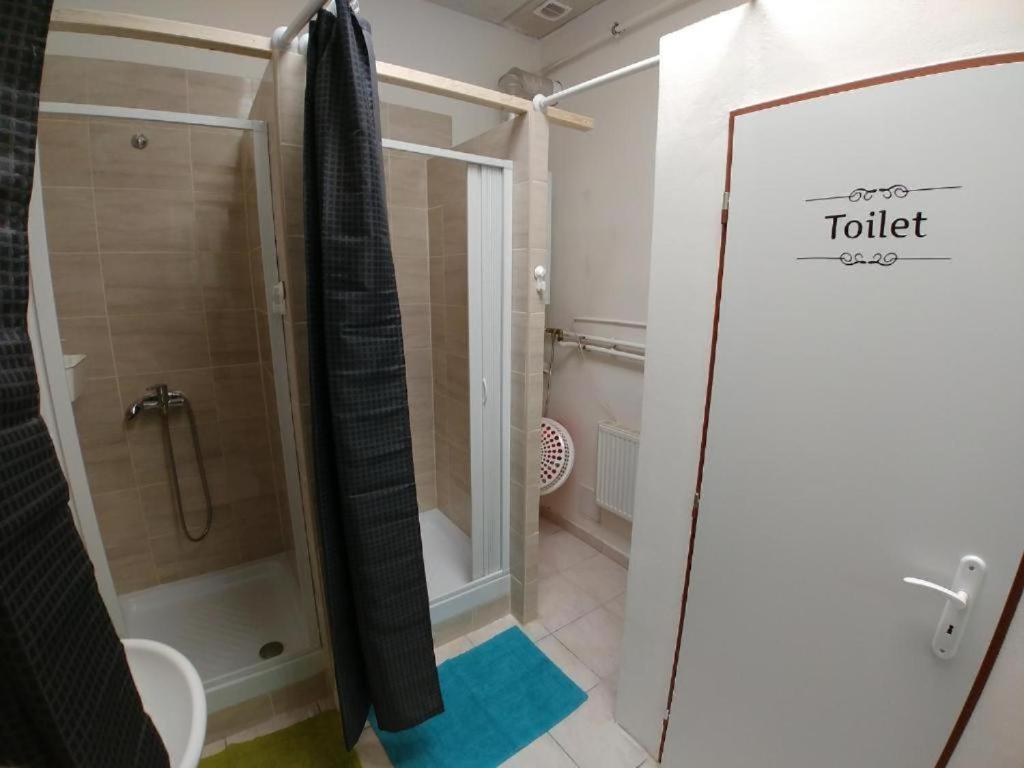 Rooms Veveri - Uvoz, 10 Min Peski Do Centru Бърно Екстериор снимка